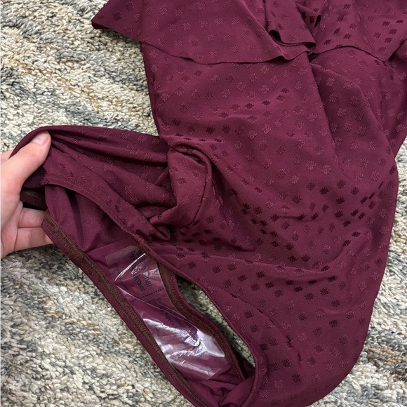 Robbin Piccone One Piece Sz 4 NWOT | Robin Piccone One Piece Swimwear | Swimwear - Picture 8 of 13